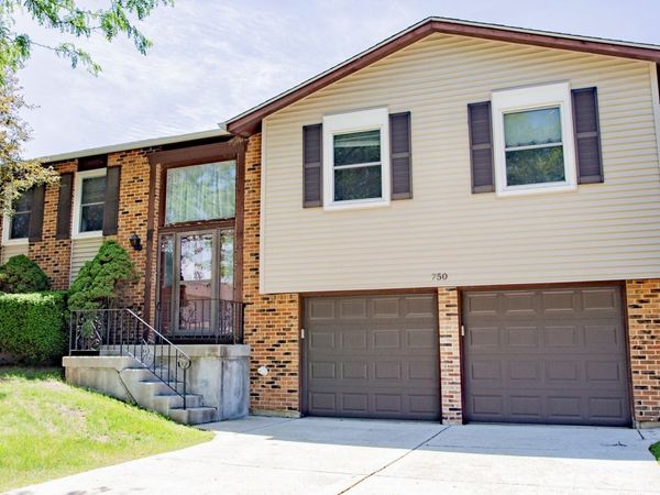 750 Michigan Lane , Elk Grove Village, IL 60007