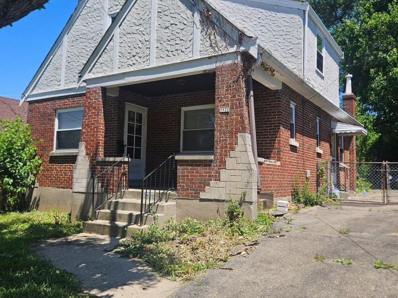 3920 Roswell Avenue, Cheviot, OH 45211 Photo 1