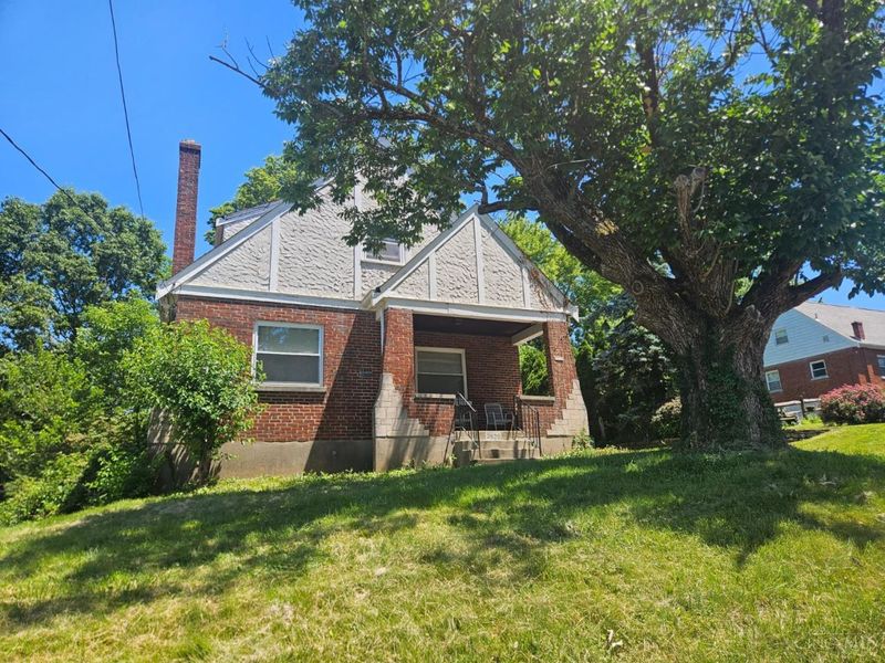 3920 Roswell Avenue, Cheviot, OH 45211 Photo 3