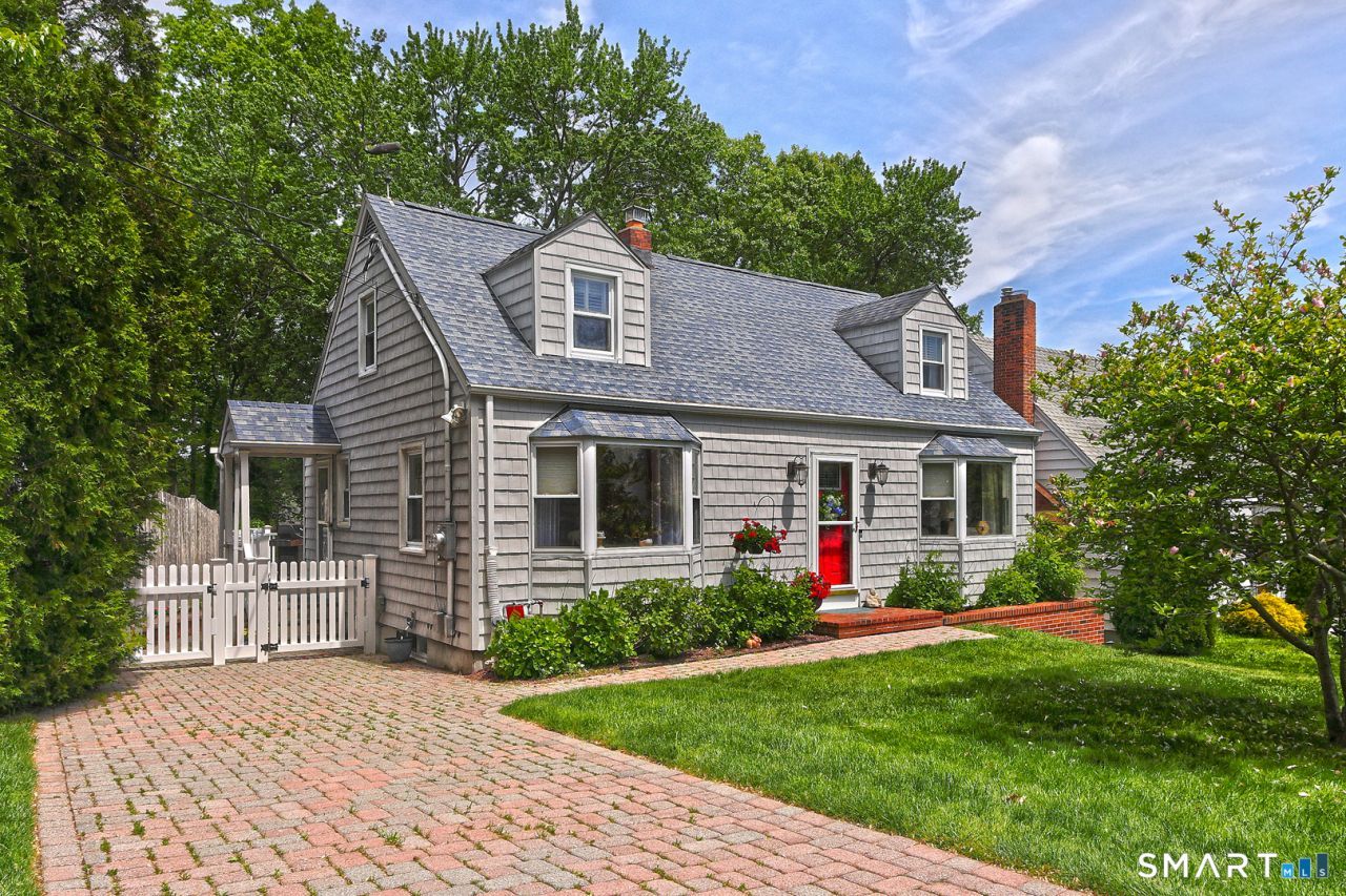 137 Lake, West Haven, CT 06516 Main Photo