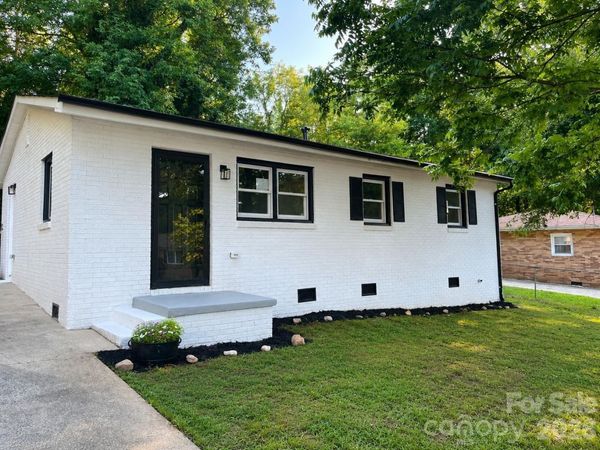 803 Dogwood Drive , Dallas, NC 28034
