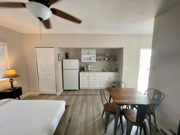 828 NE 17th Avenue, Unit 1a, Fort Lauderdale, FL 33304