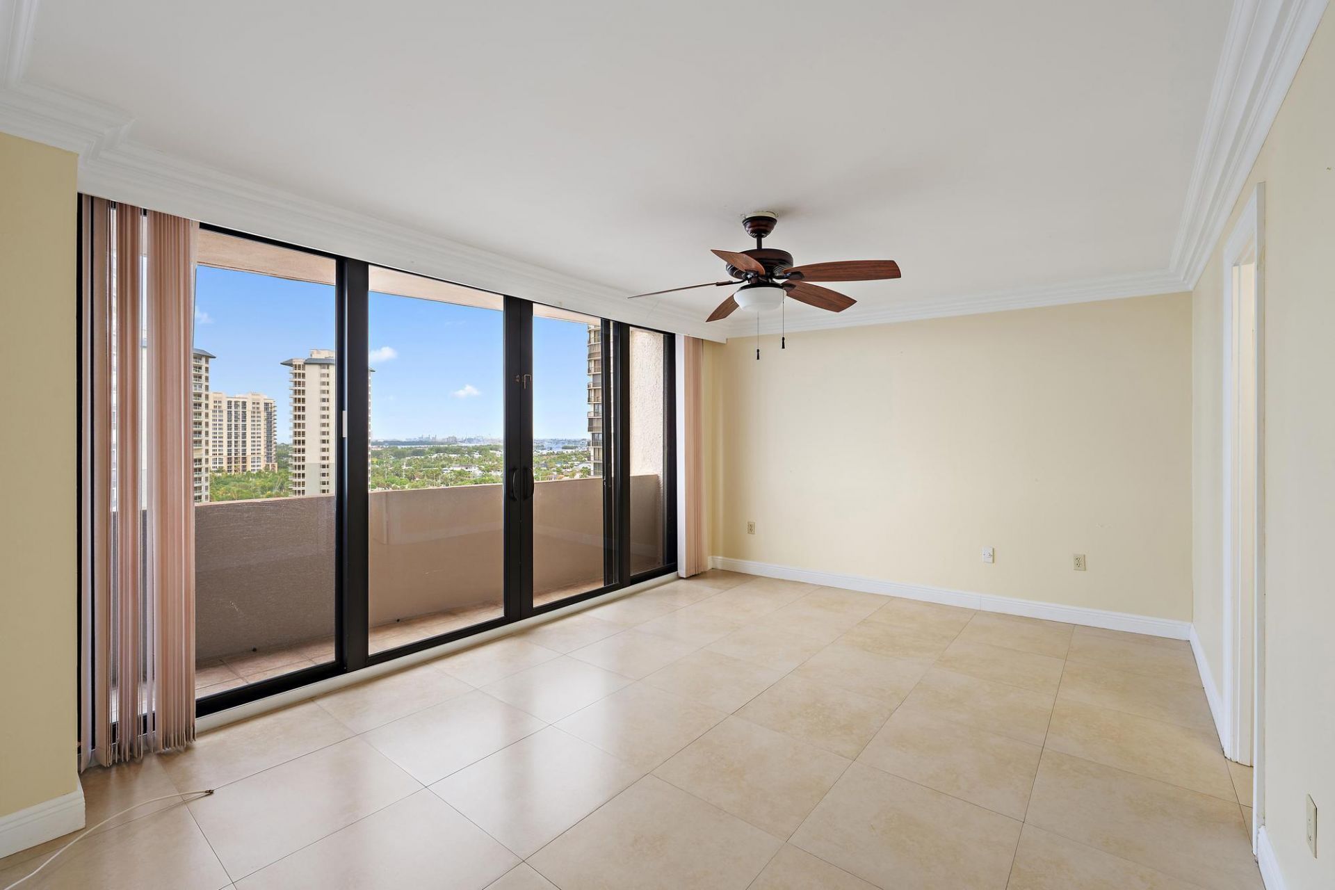 4200 N Ocean Drive, Unit 1-1404, Singer Island, FL 33404 Photo