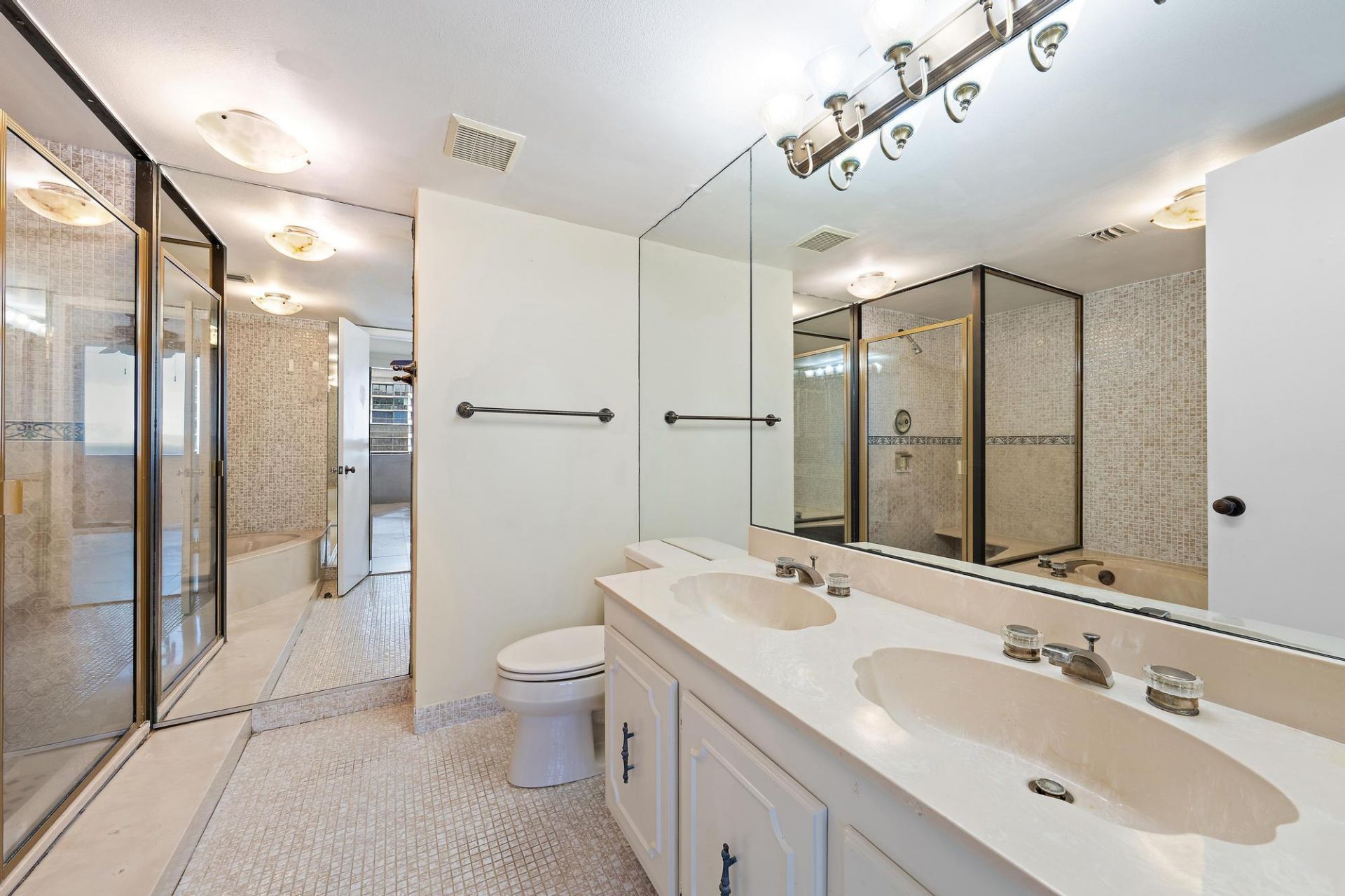 4200 N Ocean Drive, Unit 1-1404, Singer Island, FL 33404 Photo