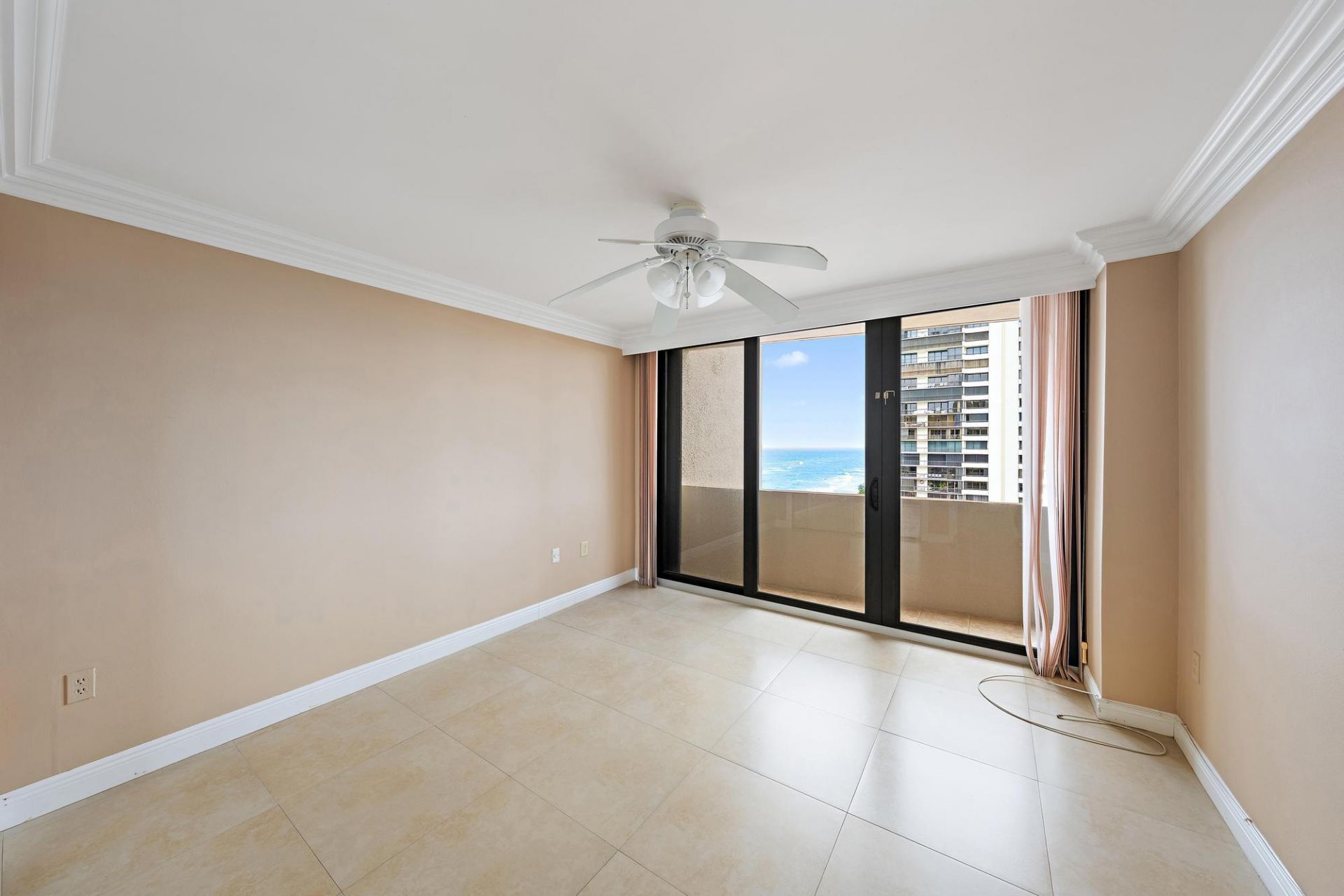 4200 N Ocean Drive, Unit 1-1404, Singer Island, FL 33404 Photo
