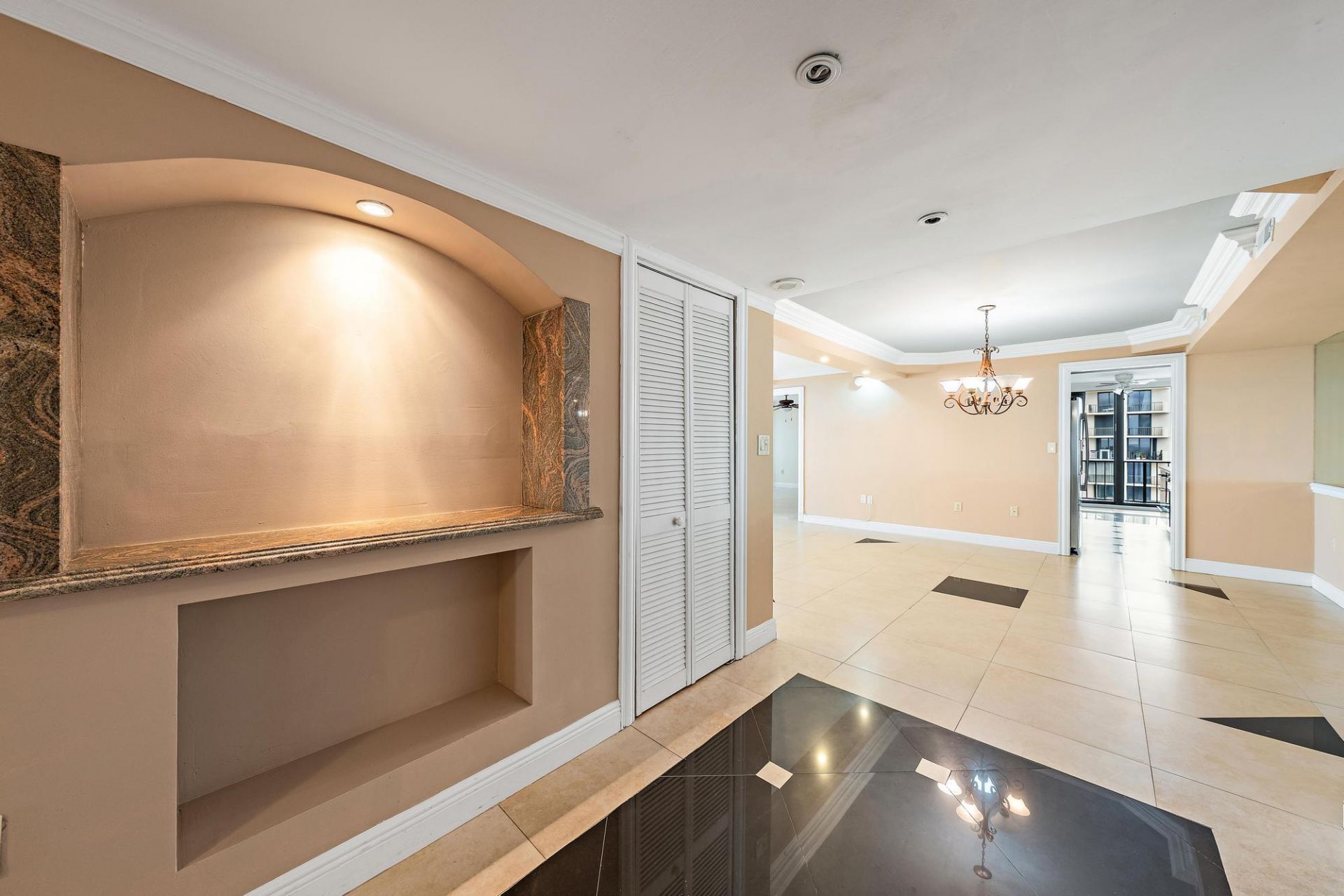 4200 N Ocean Drive, Unit 1-1404, Singer Island, FL 33404 Photo