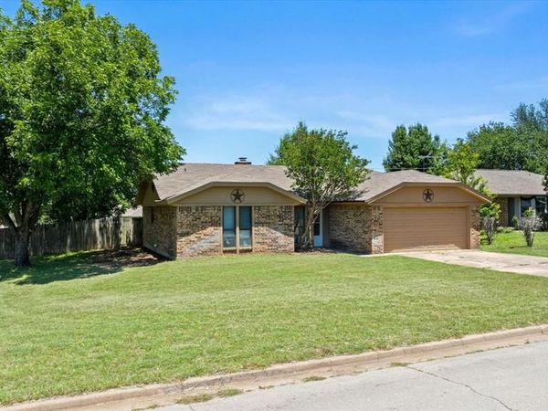 323 Moonlight Trail, Stephenville, TX 76401