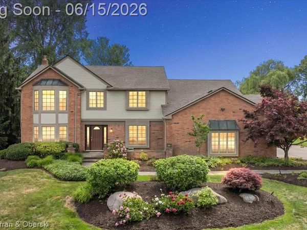 37125 Fox Glen, Farmington Hills, MI 48331