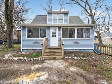9024 MANDON Road , White Lake Twp, MI 48386