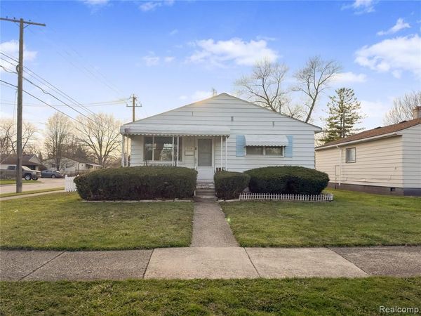 4710 Edgewood Street , Dearborn Heights, MI 48125
