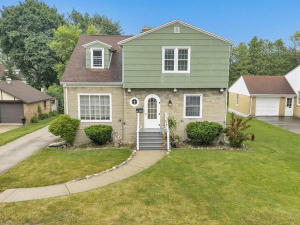 1307 S CLAY STREET, Green Bay, WI 54301