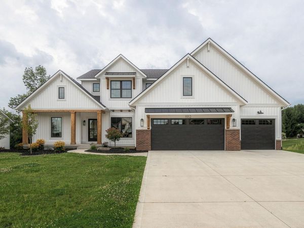 1912 Creekside Drive SW, Byron Center, MI 49315