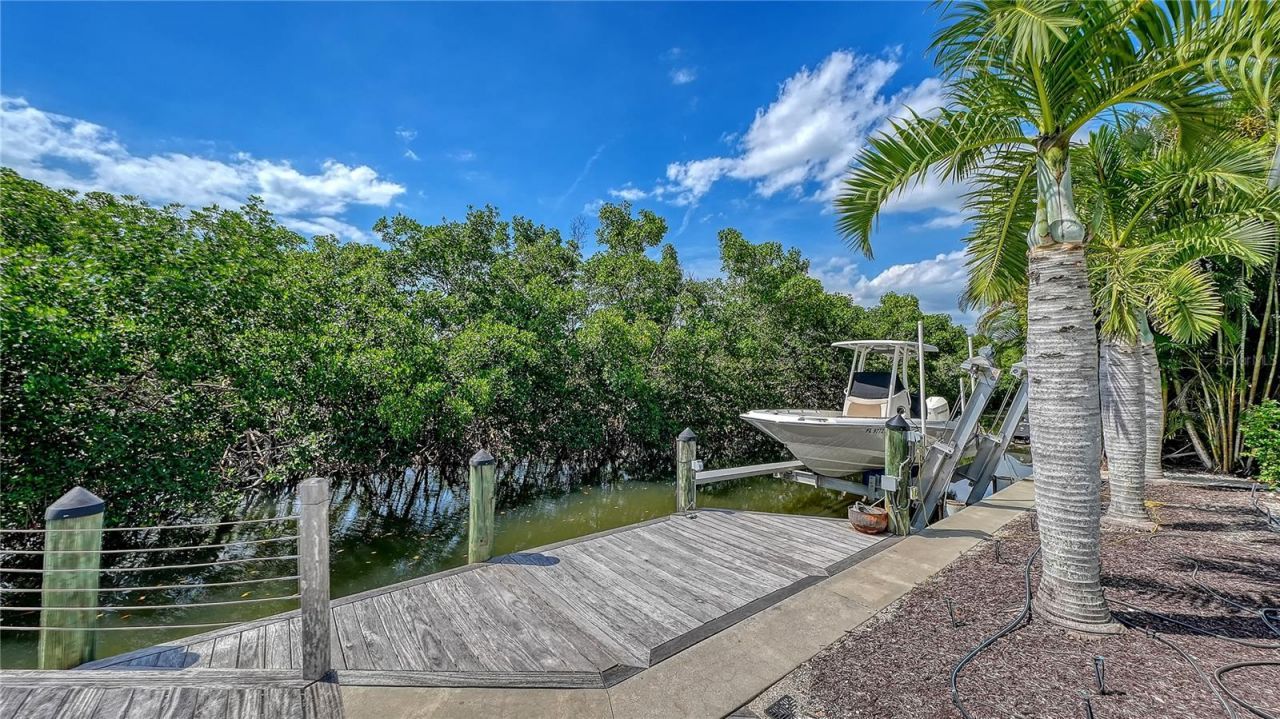 705 Jungle Queen Way, Longboat Key, FL 34228 Photo