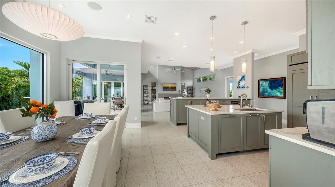 705 Jungle Queen Way, Longboat Key, FL 34228 Photo