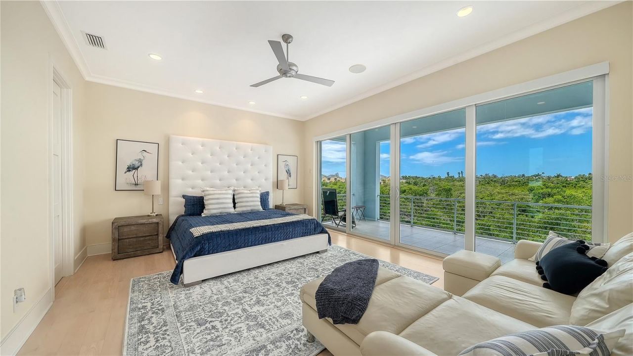 705 Jungle Queen Way, Longboat Key, FL 34228 Photo