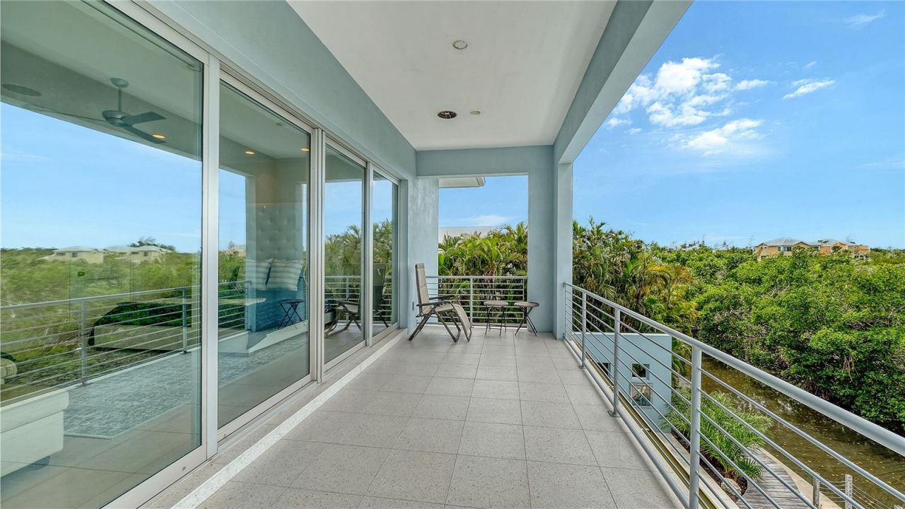 705 Jungle Queen Way, Longboat Key, FL 34228 Photo