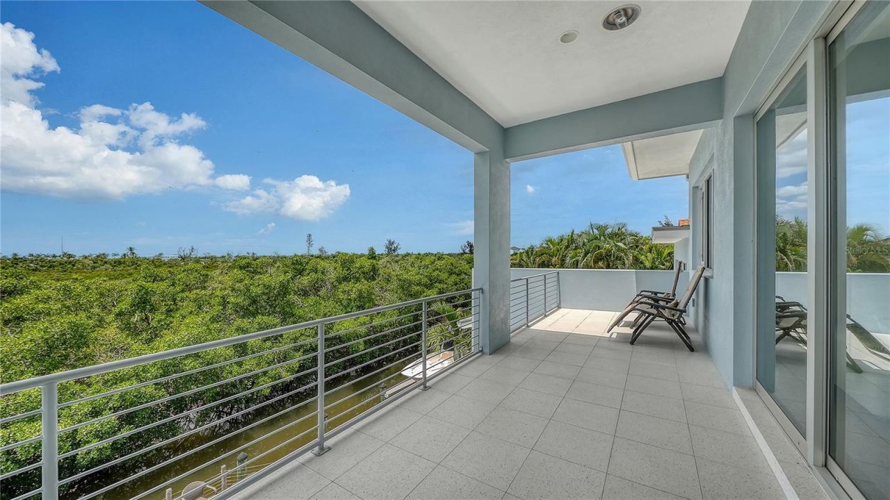 705 Jungle Queen Way, Longboat Key, FL 34228 Photo