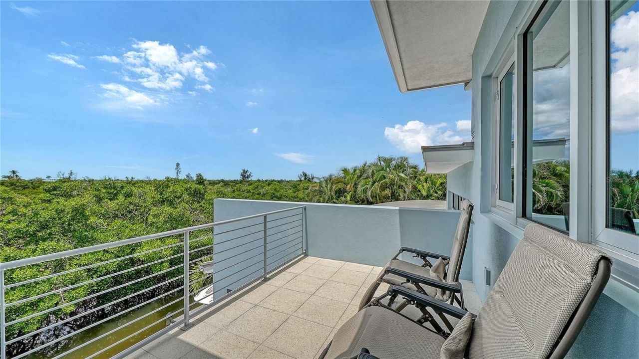 705 Jungle Queen Way, Longboat Key, FL 34228 Photo