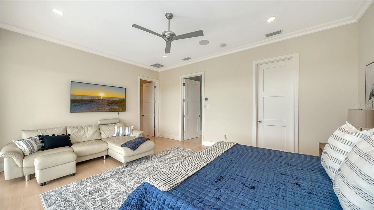 705 Jungle Queen Way, Longboat Key, FL 34228 Photo