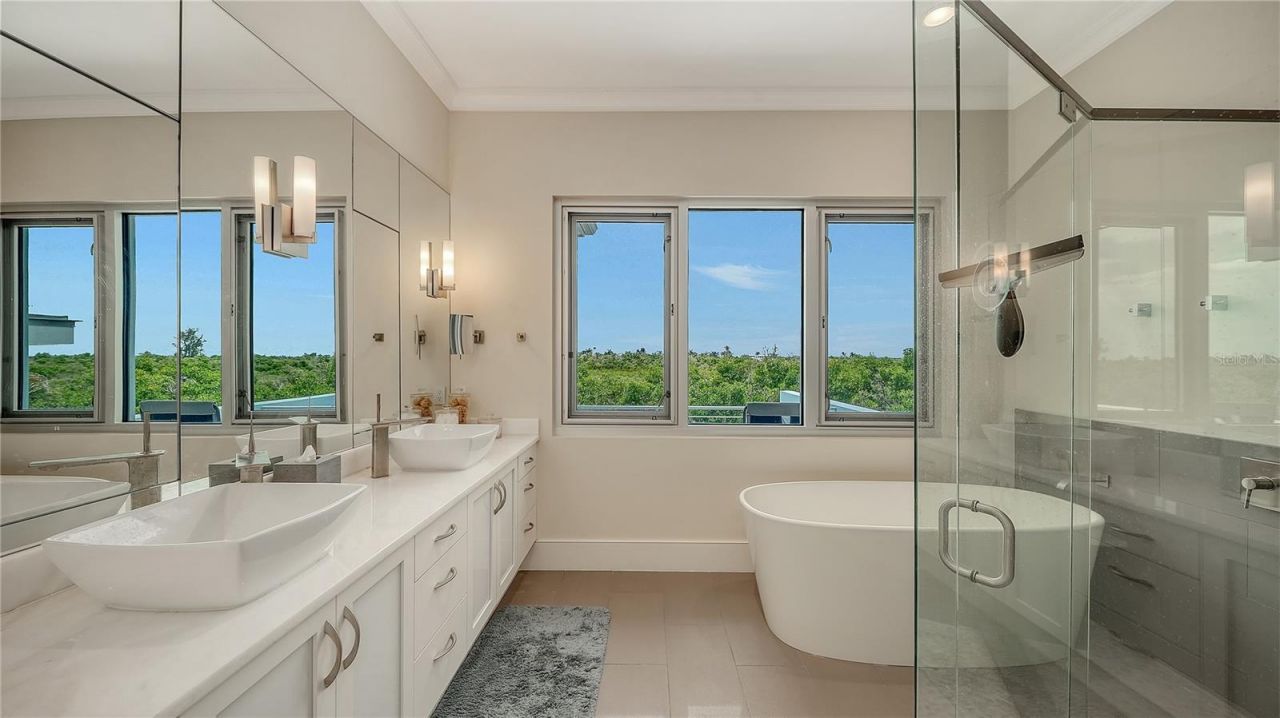 705 Jungle Queen Way, Longboat Key, FL 34228 Photo