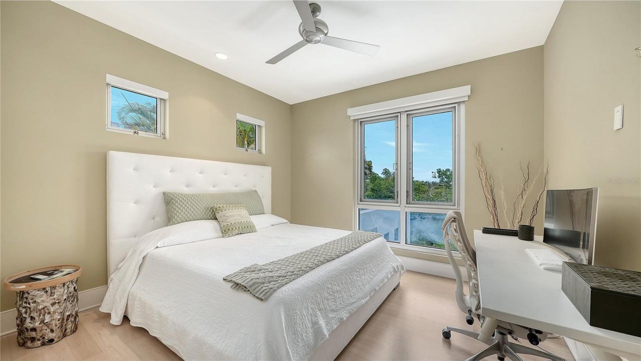 705 Jungle Queen Way, Longboat Key, FL 34228 Photo