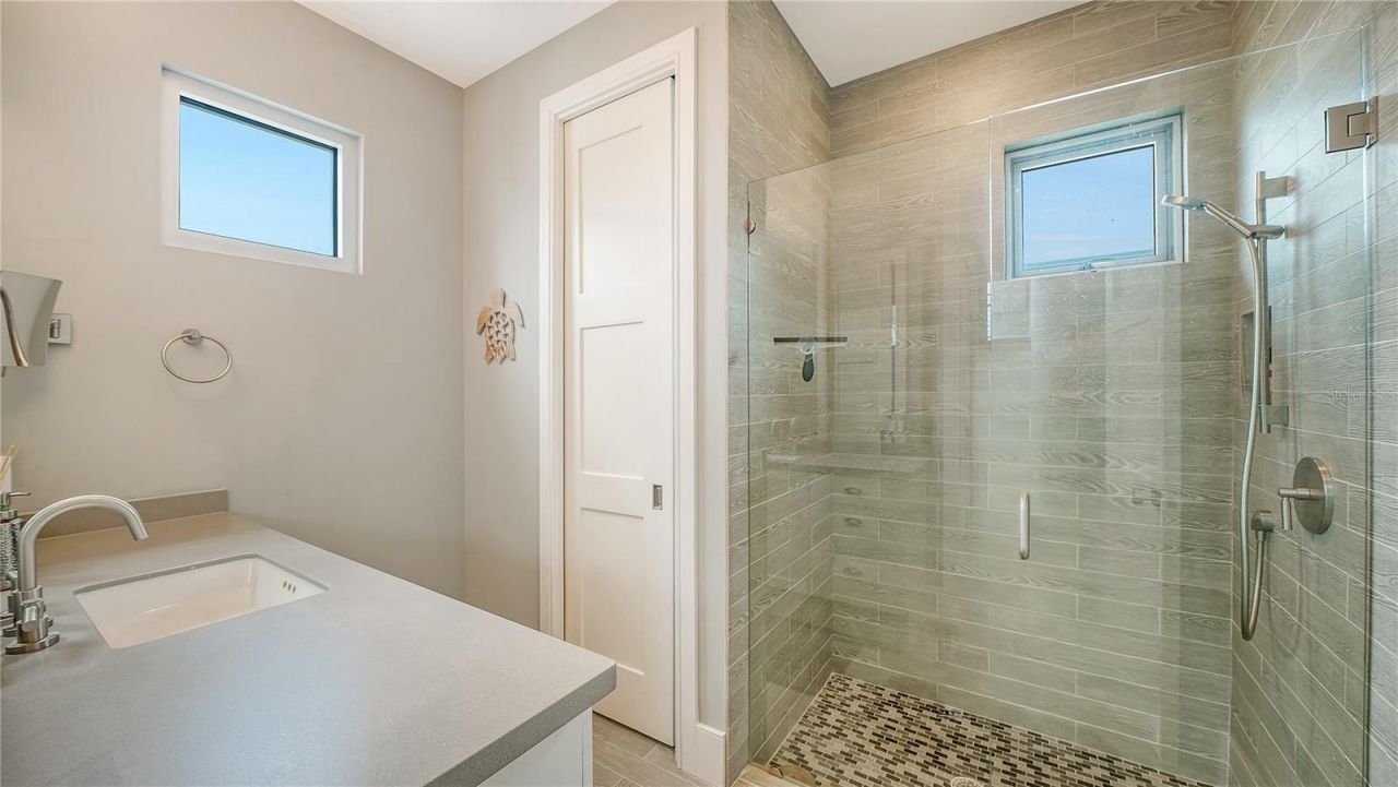 705 Jungle Queen Way, Longboat Key, FL 34228 Photo