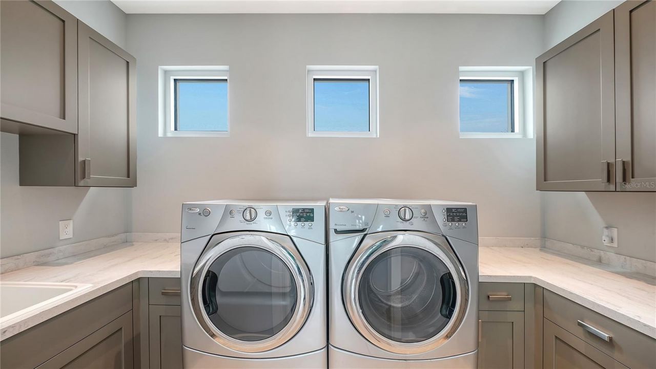 705 Jungle Queen Way, Longboat Key, FL 34228 Photo