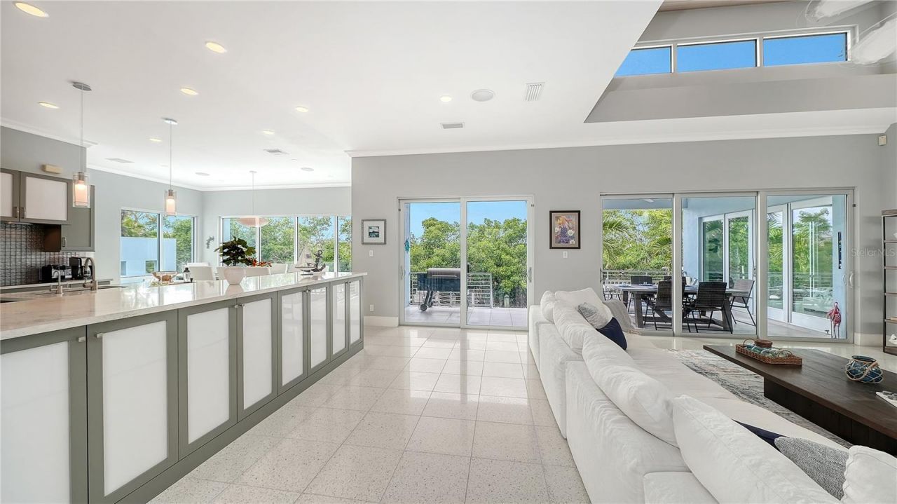 705 Jungle Queen Way, Longboat Key, FL 34228 Photo