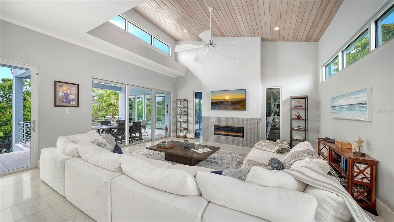 705 Jungle Queen Way, Longboat Key, FL 34228 Photo