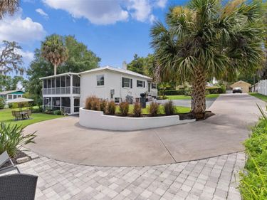 306 N CLAYTON STREET , MOUNT DORA, FL 32757