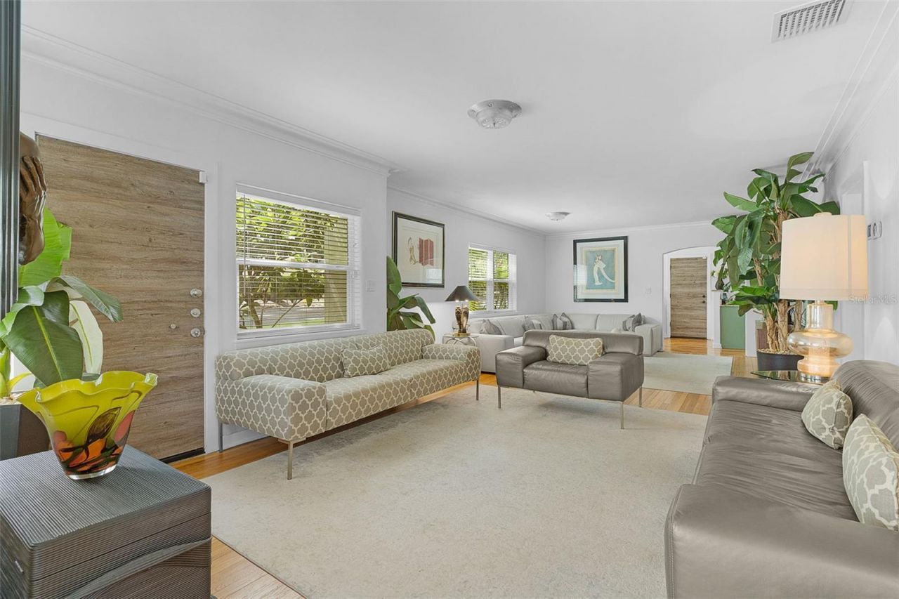 306 N Clayton Street, Mount Dora, FL 32757 Photo