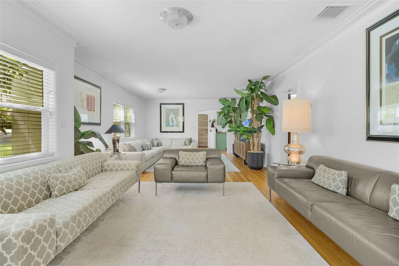 306 N Clayton Street, Mount Dora, FL 32757 Photo