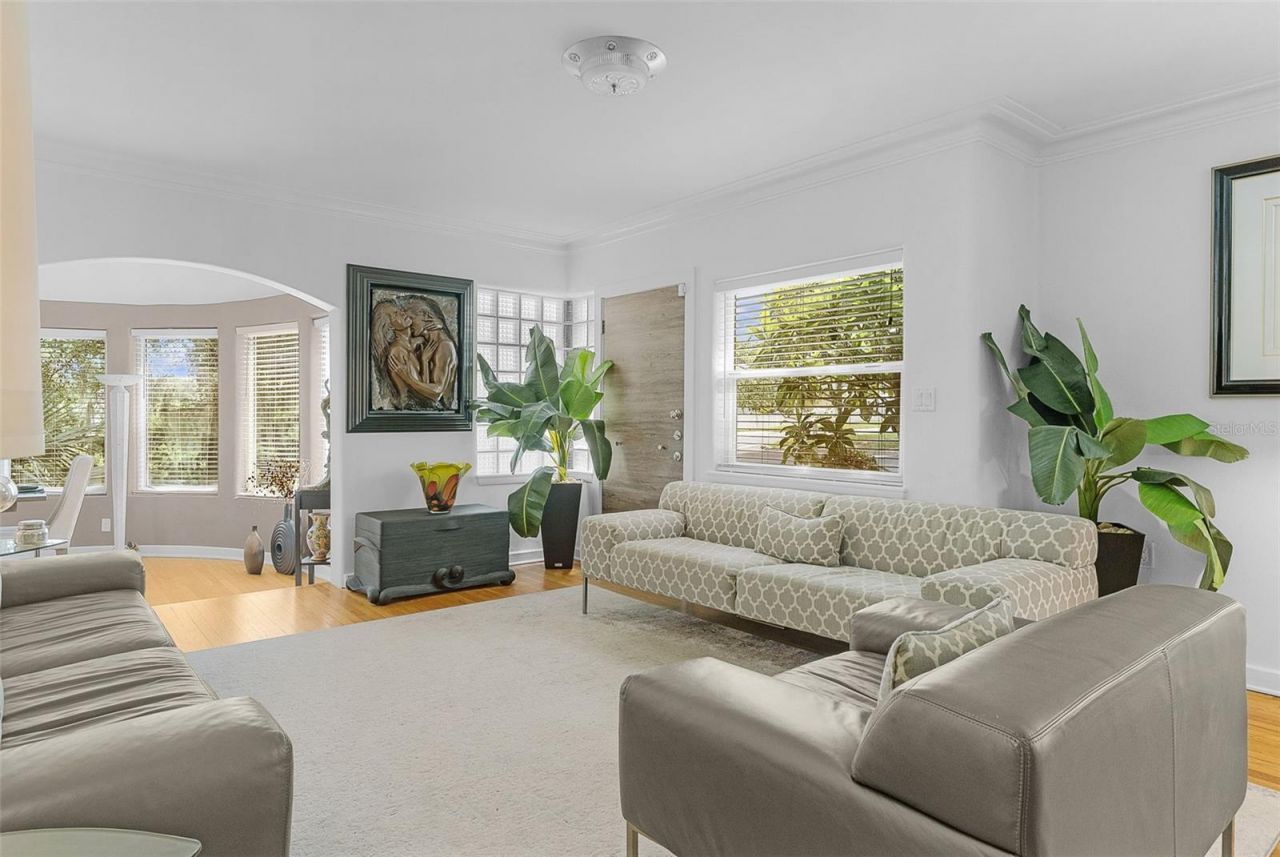 306 N Clayton Street, Mount Dora, FL 32757 Photo