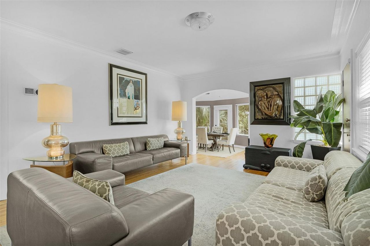 306 N Clayton Street, Mount Dora, FL 32757 Photo
