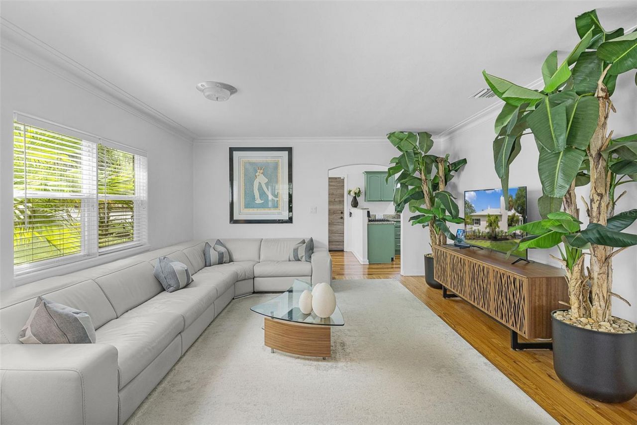306 N Clayton Street, Mount Dora, FL 32757 Photo