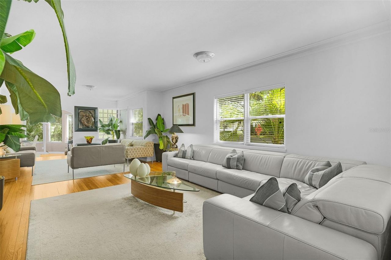 306 N Clayton Street, Mount Dora, FL 32757 Photo
