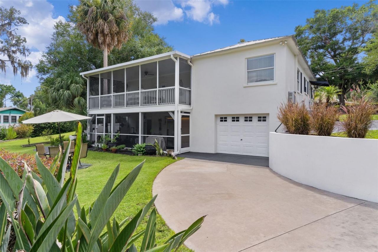 306 N Clayton Street, Mount Dora, FL 32757 Photo