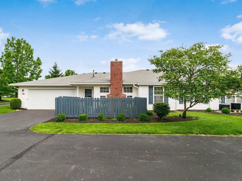 8351 Greyhawk Circle , Columbus, OH 43240 Photo 3