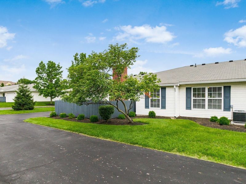 8351 Greyhawk Circle , Columbus, OH 43240 Photo 4