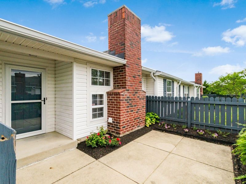8351 Greyhawk Circle , Columbus, OH 43240 Photo 5