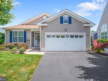10 HARBOR PLACE , BARNEGAT, NJ 08005