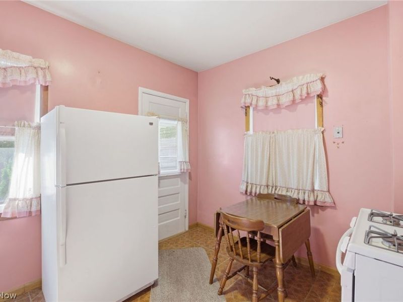 911 Inman Street, Akron, OH 44306 Photo 12