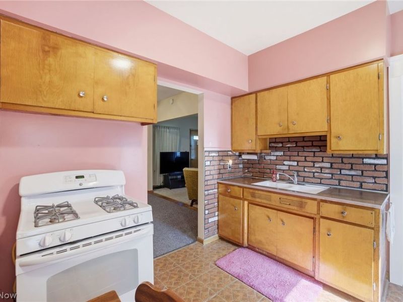911 Inman Street, Akron, OH 44306 Photo 14