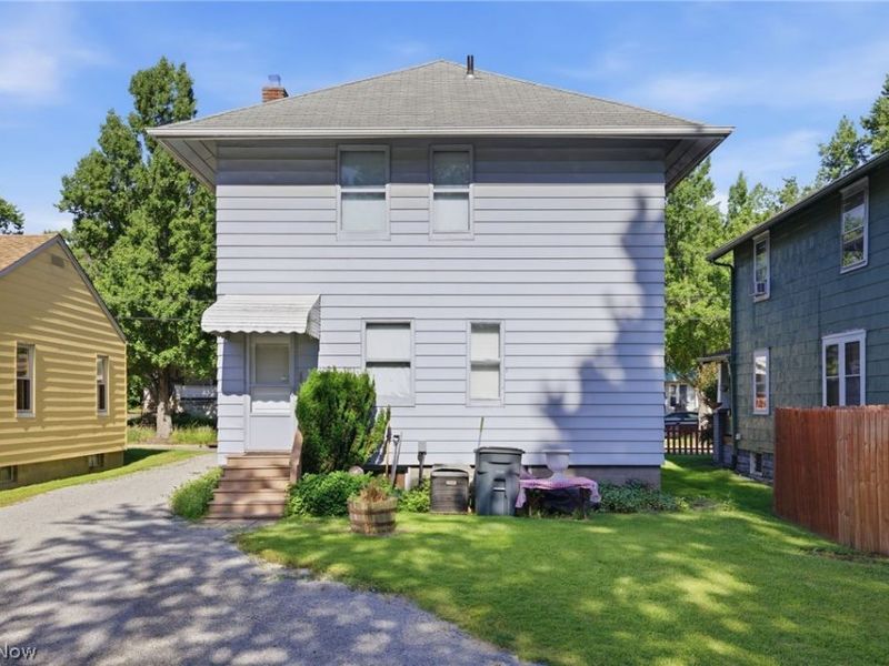 911 Inman Street, Akron, OH 44306 Photo 3