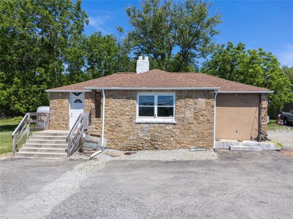 1065 University Dr , Connellsville, PA 15425