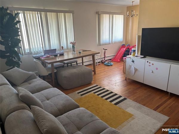 423 Walker, FAIRVIEW, NJ 07022