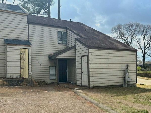 3431 CLUB BRIDGE DR, Unit 8, Memphis, TN 38118