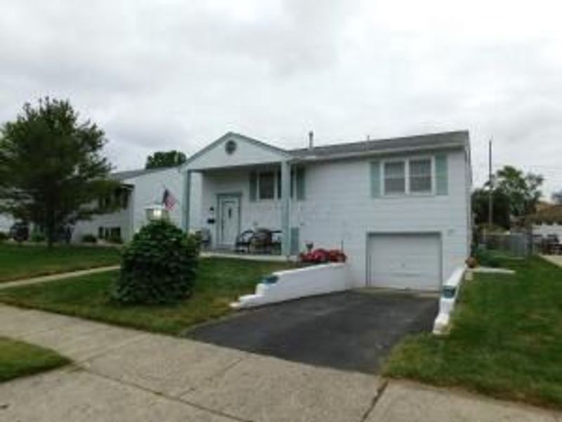 3940 Hillman Road W, Columbus, OH 43207 Photo 2