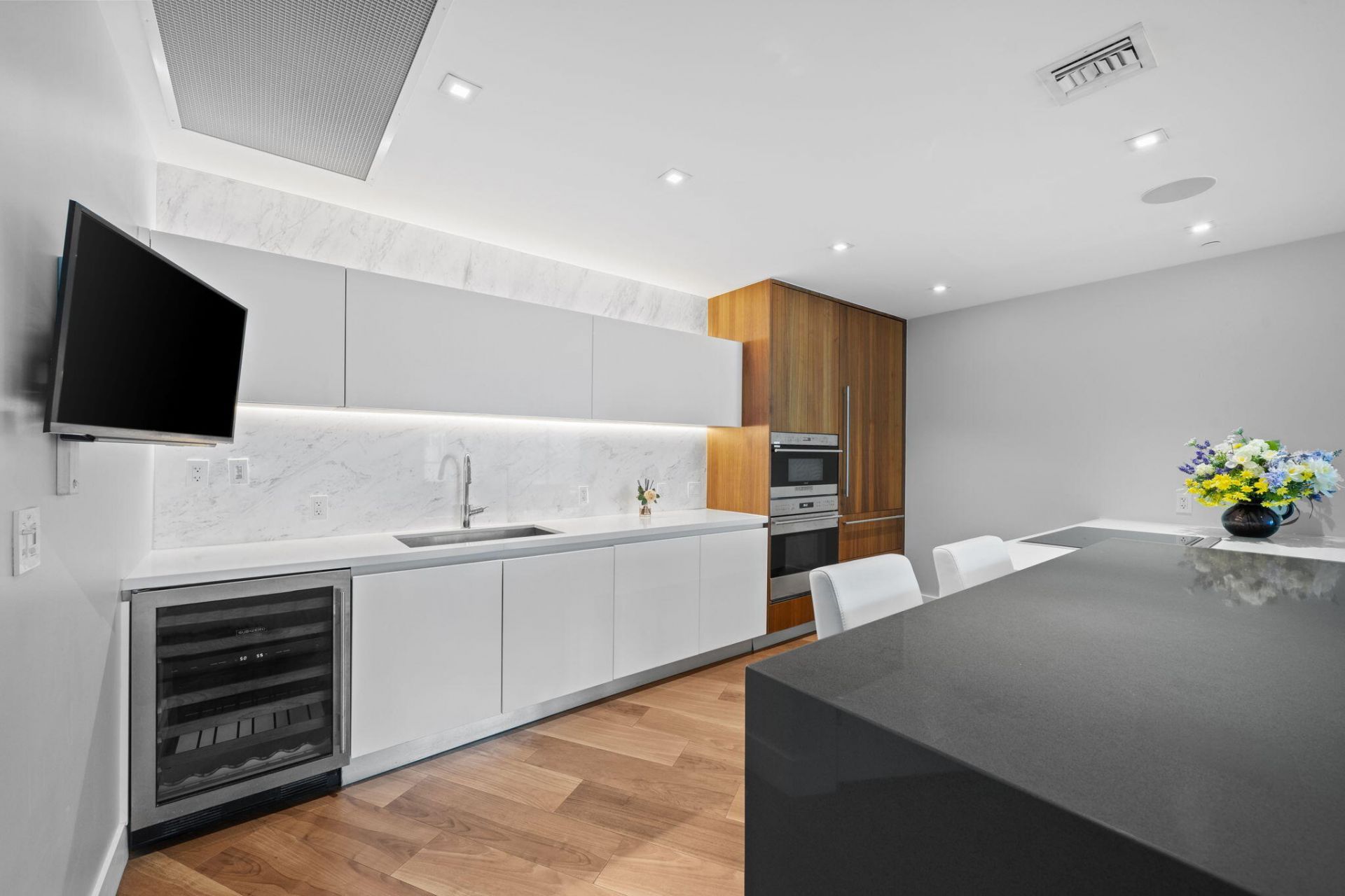 701 N Fort Lauderdale Beach Boulevard, Unit 1103, Fort Lauderdale, FL 33304 Photo