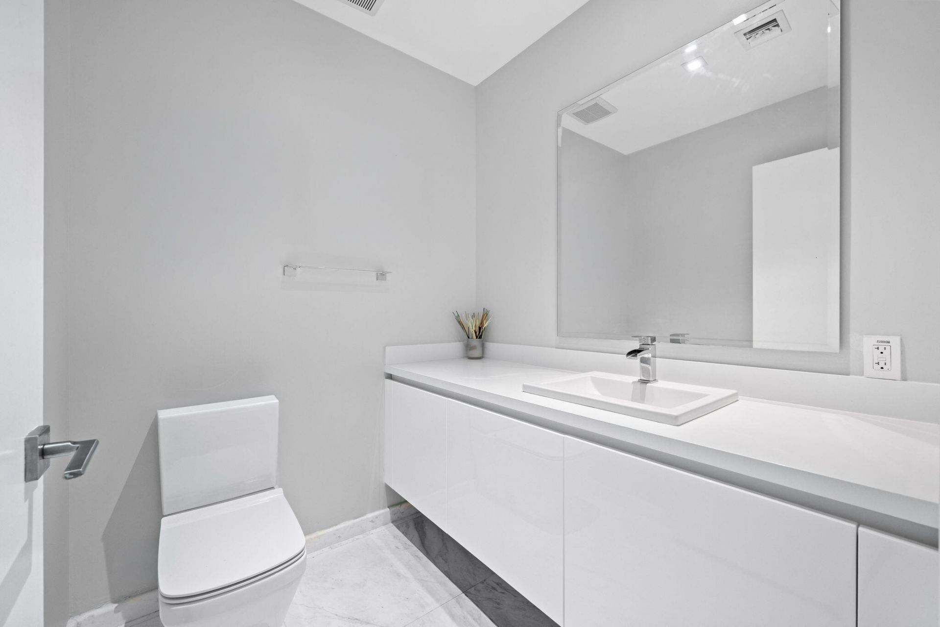 701 N Fort Lauderdale Beach Boulevard, Unit 1103, Fort Lauderdale, FL 33304 Photo